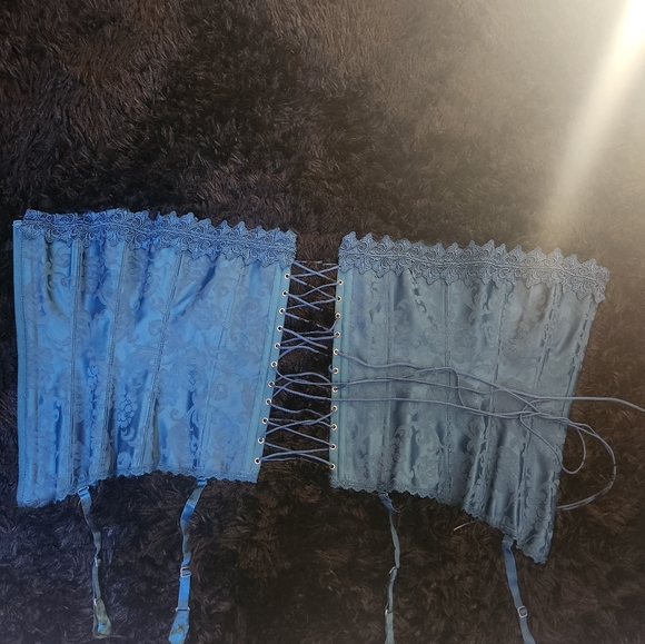 Frederick's of Hollywood corset - Picture 2 of 4